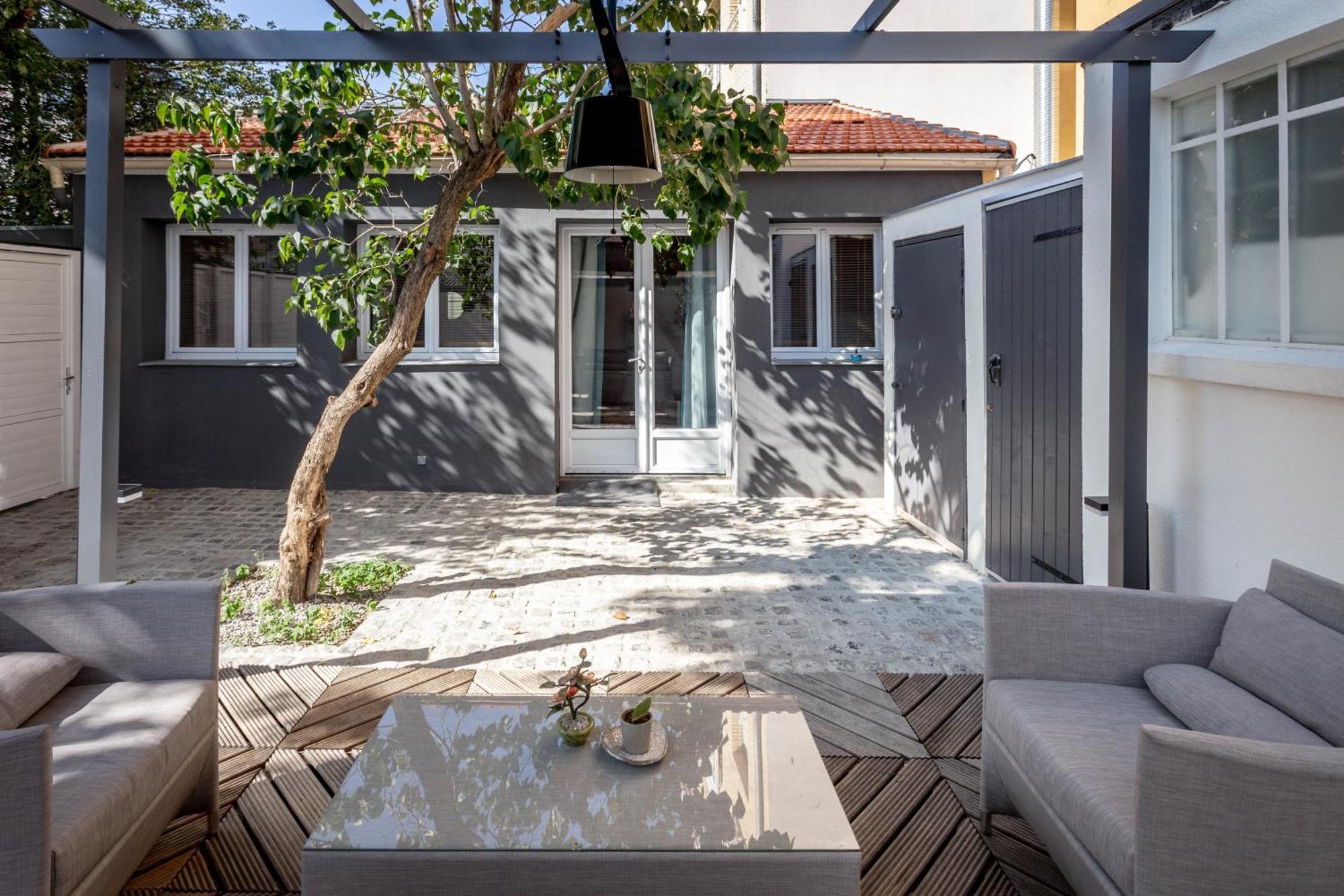 Lovely Little House With Private Garden In Paris Іврі-сюр-Сен Екстер'єр фото